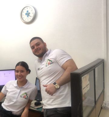 Equipo de Suavalúo en la oficina